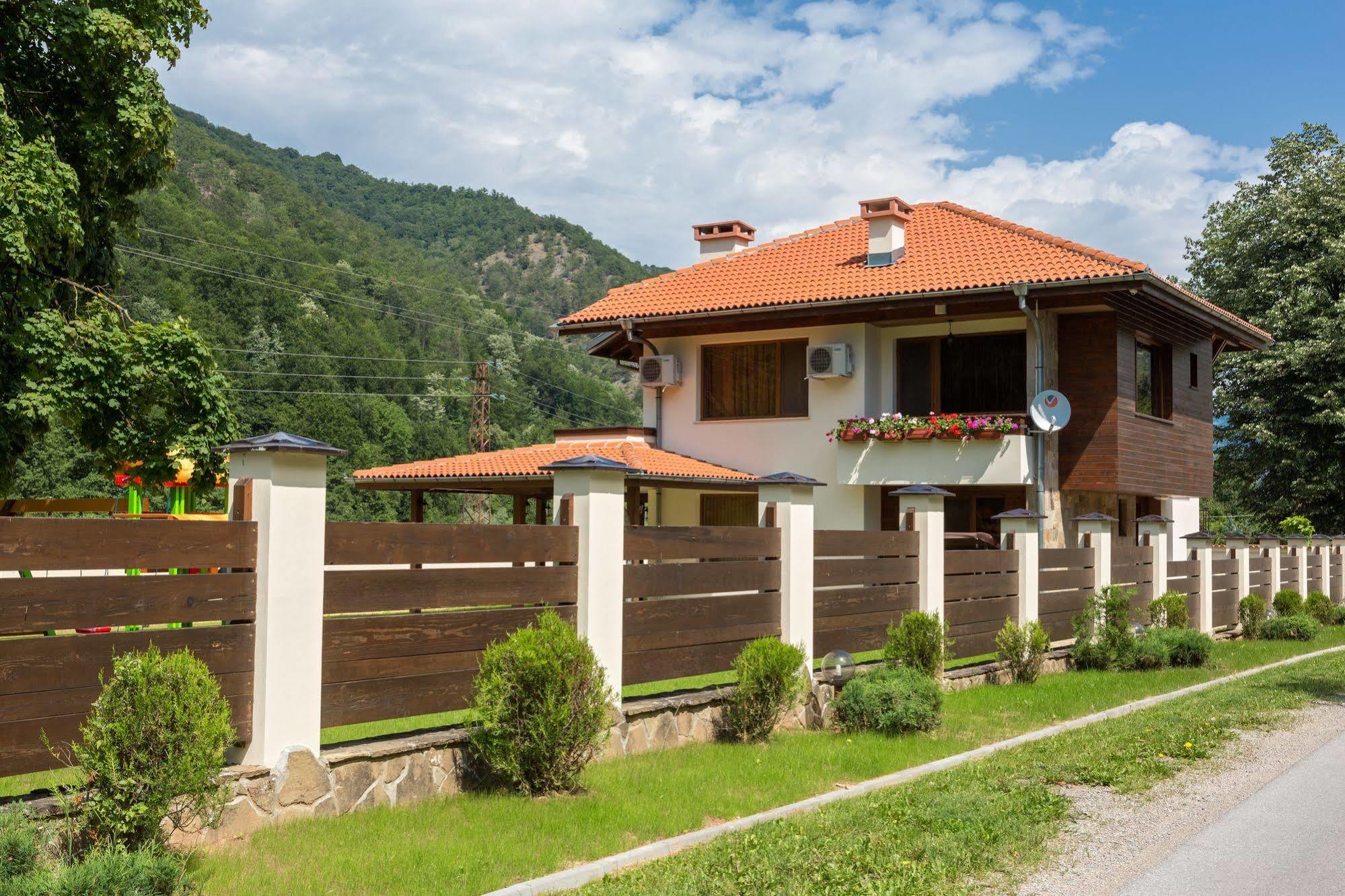 Guest House Vitora Ribaritsa ภายนอก รูปภาพ